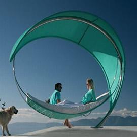 Royal Botania  设计师 Eric Nyberg 和 Gustav Storm 设计的 Wave hammock
