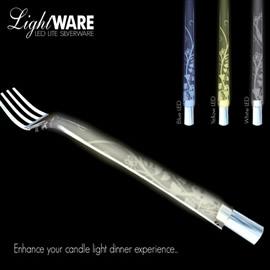 设计师 David Veldkamp 带来的可以发光的刀叉餐具 LightWare