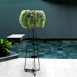 设计师 Gaspard 为 设计行 Plato 设计的地灯 Oasis Lalune