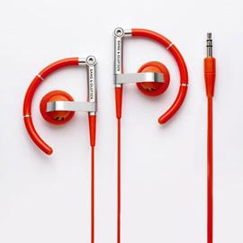 设计师Anders Hermansen 为丹麦视听品牌 Bang & Olufsen (B&O) 设计的 A8 耳机