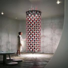 设计师 Simone Micheli 为灯具制造商 La Murrina 设计的吊灯 CROSS+ Lighting