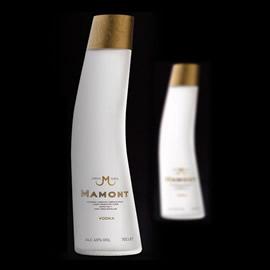 来自设计室 STRANGER & STRANGER 的Mamont Vodka 酒瓶设计