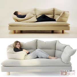 图片是法国设计师 Inga Sempé 为挪威家具制造商 L.K. Hjelle 设计的一件沙发 Coussin Sofa