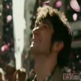 图片是广告 T-Mobile：rain of flowers