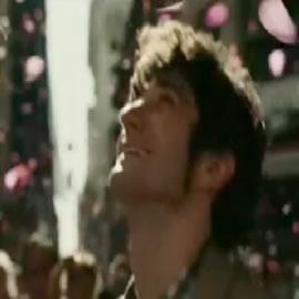 广告 T-Mobile：rain of flowers