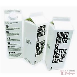 图片是 Boxed Water Is Better