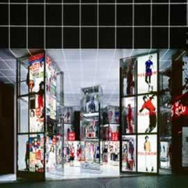 Curiosity 设计室刚刚为 Uniqlo设计的东京新宿旗舰店