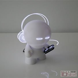 光线设计师 Marcus Tremonto 带来的Munny系列光线玩具