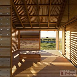 Parsonson 建筑行在新西兰北岛的海岸线边建造了这间海边别墅：Shoal Bay House