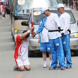 奥运圣火之路十大感人传递瞬间