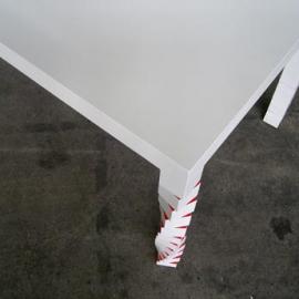 普通的桌子有着不普通的设计