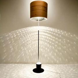 Reiko Kaneko灯具和桌子设计