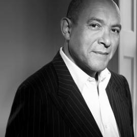 时尚之先锋人物-设计师 Bruce Oldfield