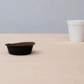利用咖啡渣制成的烟灰缸