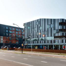 eschmarke是由荷兰建筑事务所S333承建的混合使用的社区，该建筑与海平面保持一致