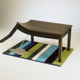 “耍坏”的桌子