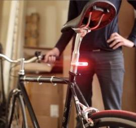 能感知周围环境的自行车尾灯