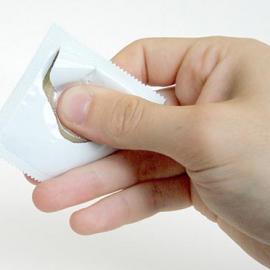 十万火急如何快速撕开避孕套