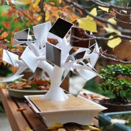 充满未来感的太阳能无线充电配置