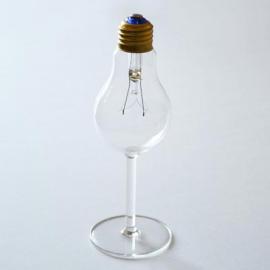 创意设计： 玻璃杯灯泡