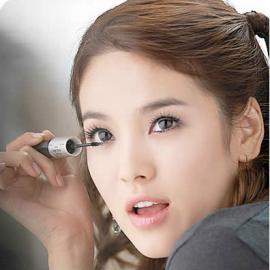 美女宋慧乔睫毛膏设计