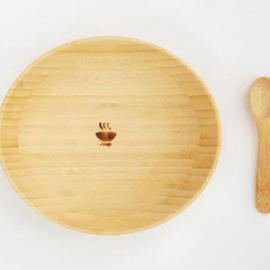精致的儿童餐具