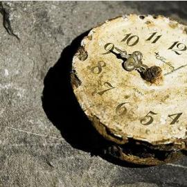 古老的钟折射出的艺术