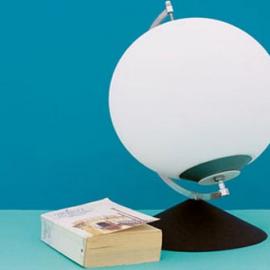 无需通电即可发亮的地球仪灯