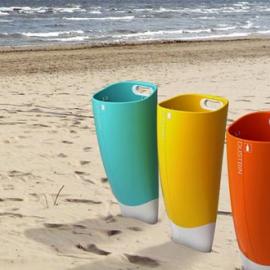 沙滩垃圾桶