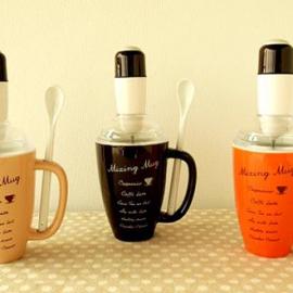 打泡沫的咖啡杯