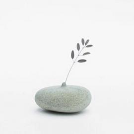 小石头花瓶