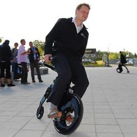 最小最轻的折叠电动自行车