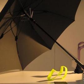 能拿咖啡杯的雨伞