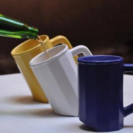 不起泡沫的啤酒杯