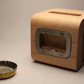 能储存瓶盖的开瓶器