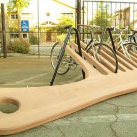 巨型木梳停车架