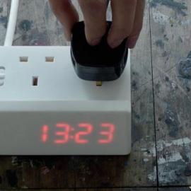 插座闹钟
