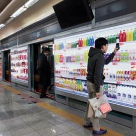 地铁站内的虚拟超市