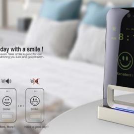 对它微笑才会停止响铃的闹钟