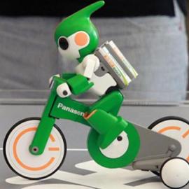 挑战铁人三项的Evolta机器人