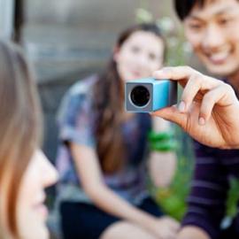 拍照后再对焦的Lytro相机