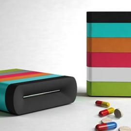 用灯光提醒的药丸盒