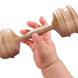 用父母侧脸轮廓做成的婴儿摇铃