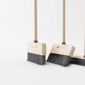 自己站立的扫帚