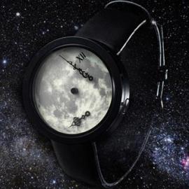 漂浮的指针月球手表
