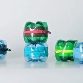 废旧瓶底改造成的零钱包