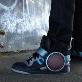 穿在脚上的音箱