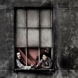 一扇窗口 看万家灯火