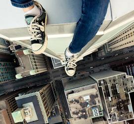 Tom Ryaboi 危险摄影