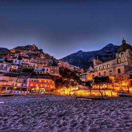 夜幕下的璀璨灯光